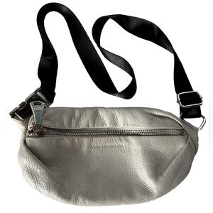 Aimee Kestenberg Milan Gray Leather Waist Crossbody Bum Travel Bag Purse
